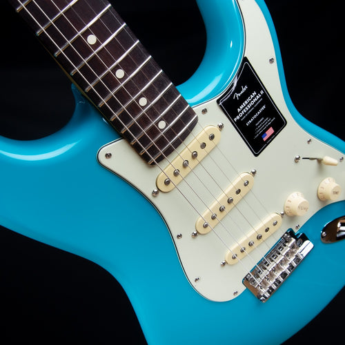 Fender American Pro II Stratocaster - Rosewood, Miami Blue view 7