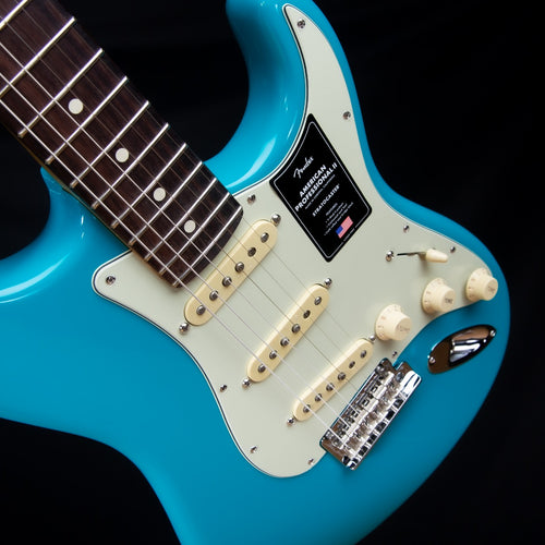 Fender American Pro II Stratocaster - Rosewood, Miami Blue view 7