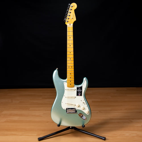 Fender American Pro II Stratocaster - Maple, Mystic Surf Green view 2