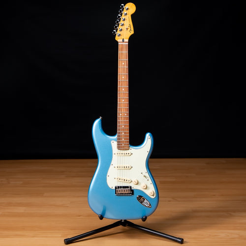 Fender Player Plus Stratocaster - Pau Ferro, Opal Spark view 2
