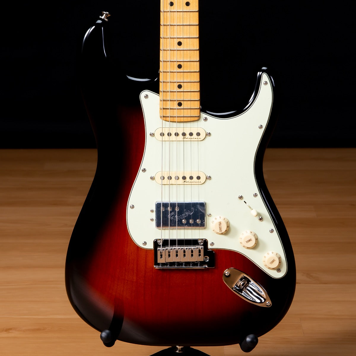 Fender Player Plus Stratocaster HSS - Maple, 3-Color Sunburst view 1