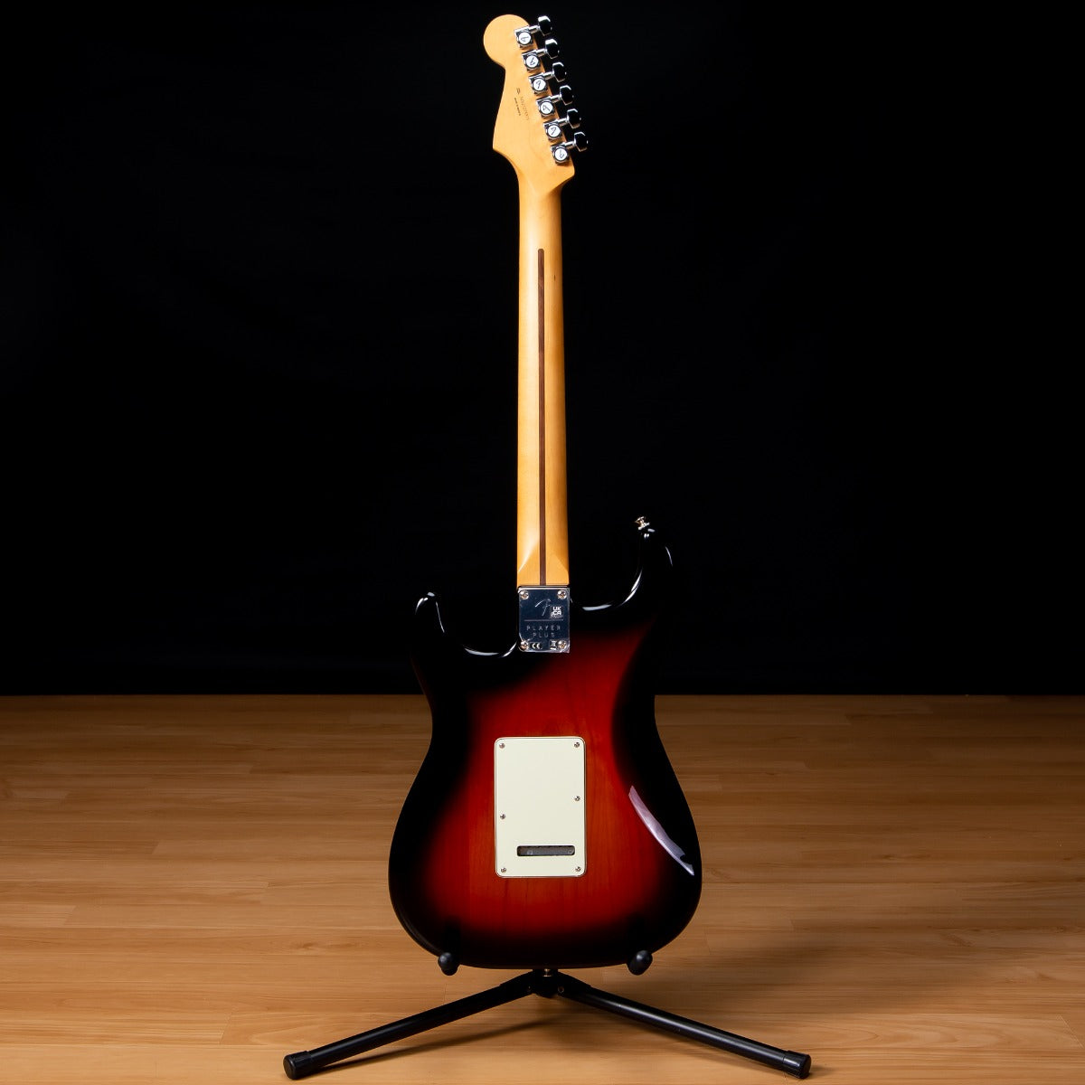Fender Player Plus Stratocaster HSS - Maple, 3-Color Sunburst view 10