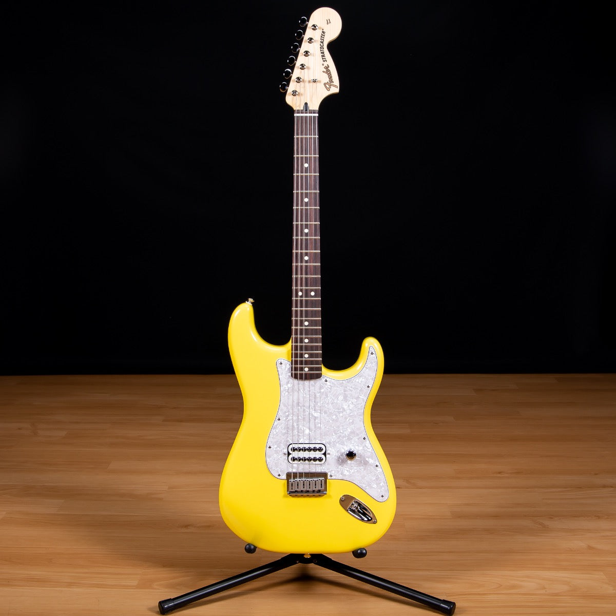 Fender Limited Edition Tom Delonge Stratocaster - Graffiti Yellow, View 2