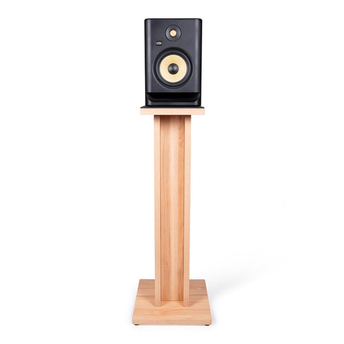 Font perspective of the Gator Frameworks Elite Series Studio Monitor Stand - Maple with a monitor on it