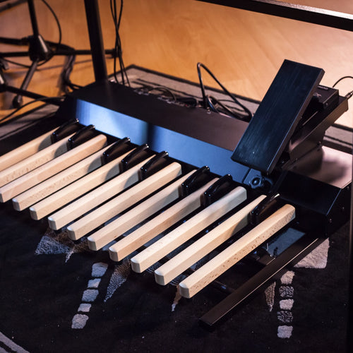Hammond XK-5 Organ Pedal Board
