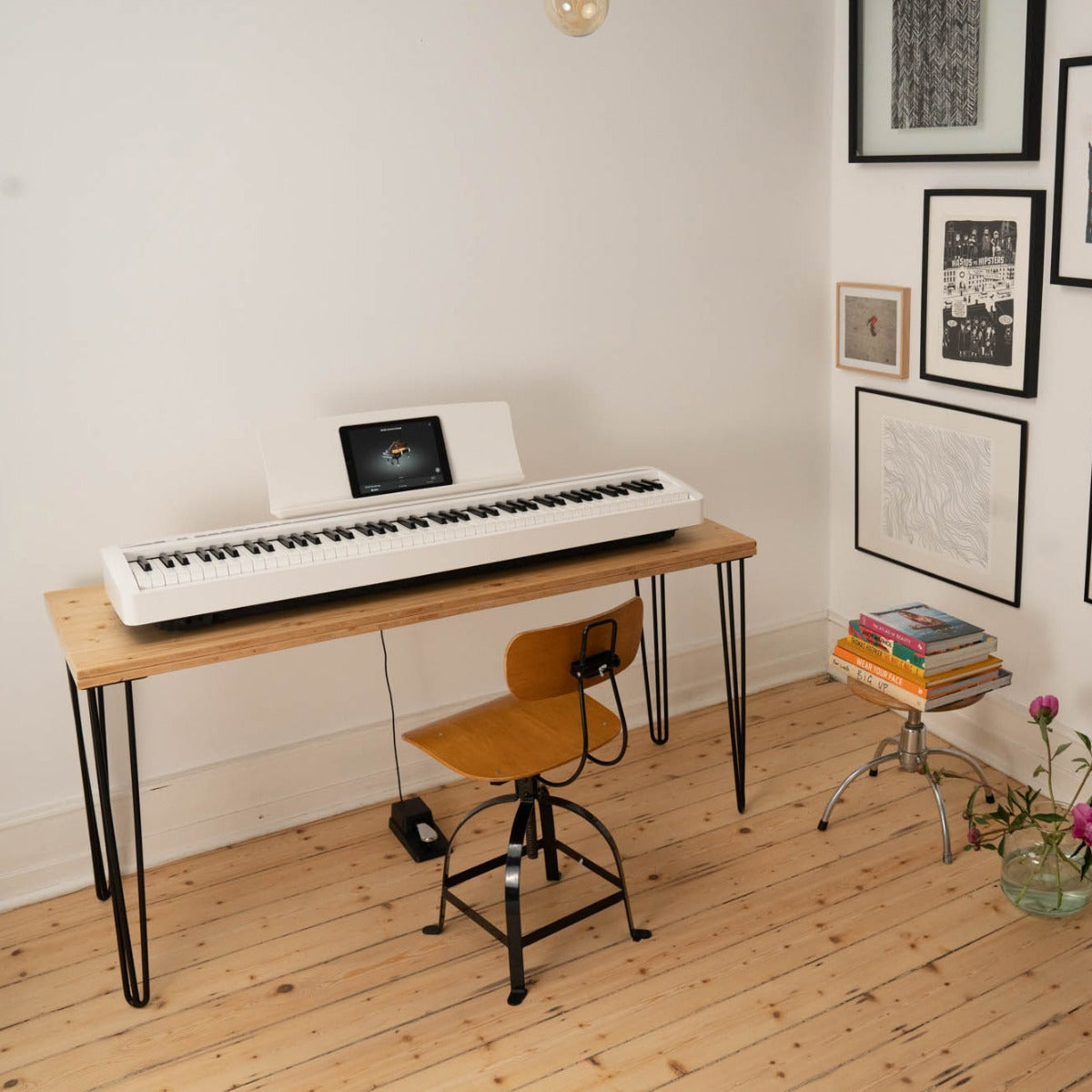 Kawai ES120 Portable Digital Piano - White KEY ESSENTIALS BUNDLE