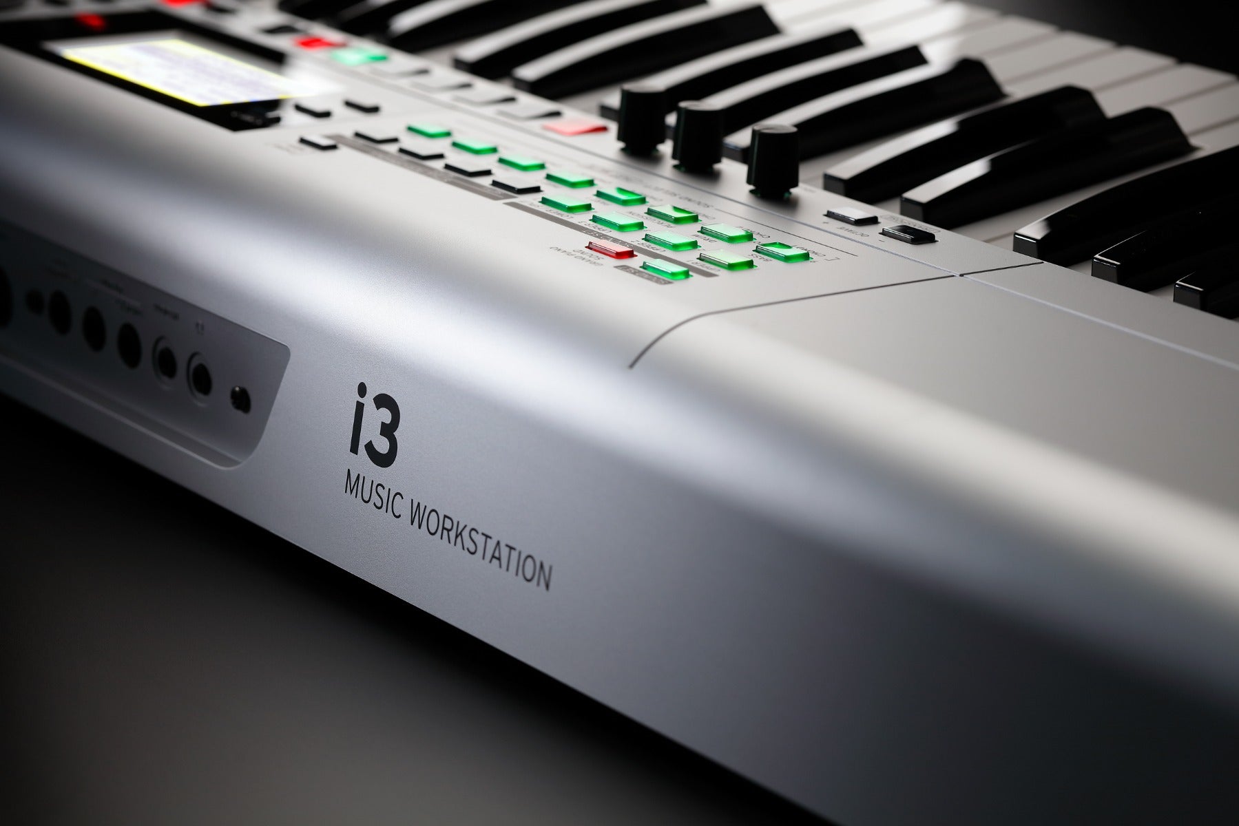 KORG i3 Music Workstation - Matte Silver BONUS PAK – Kraft Music