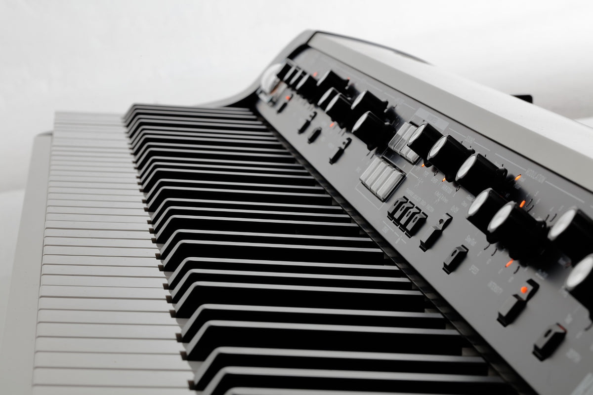 Korg SV273S Stage Vintage Piano - Vintage Creme  -  closeup keys