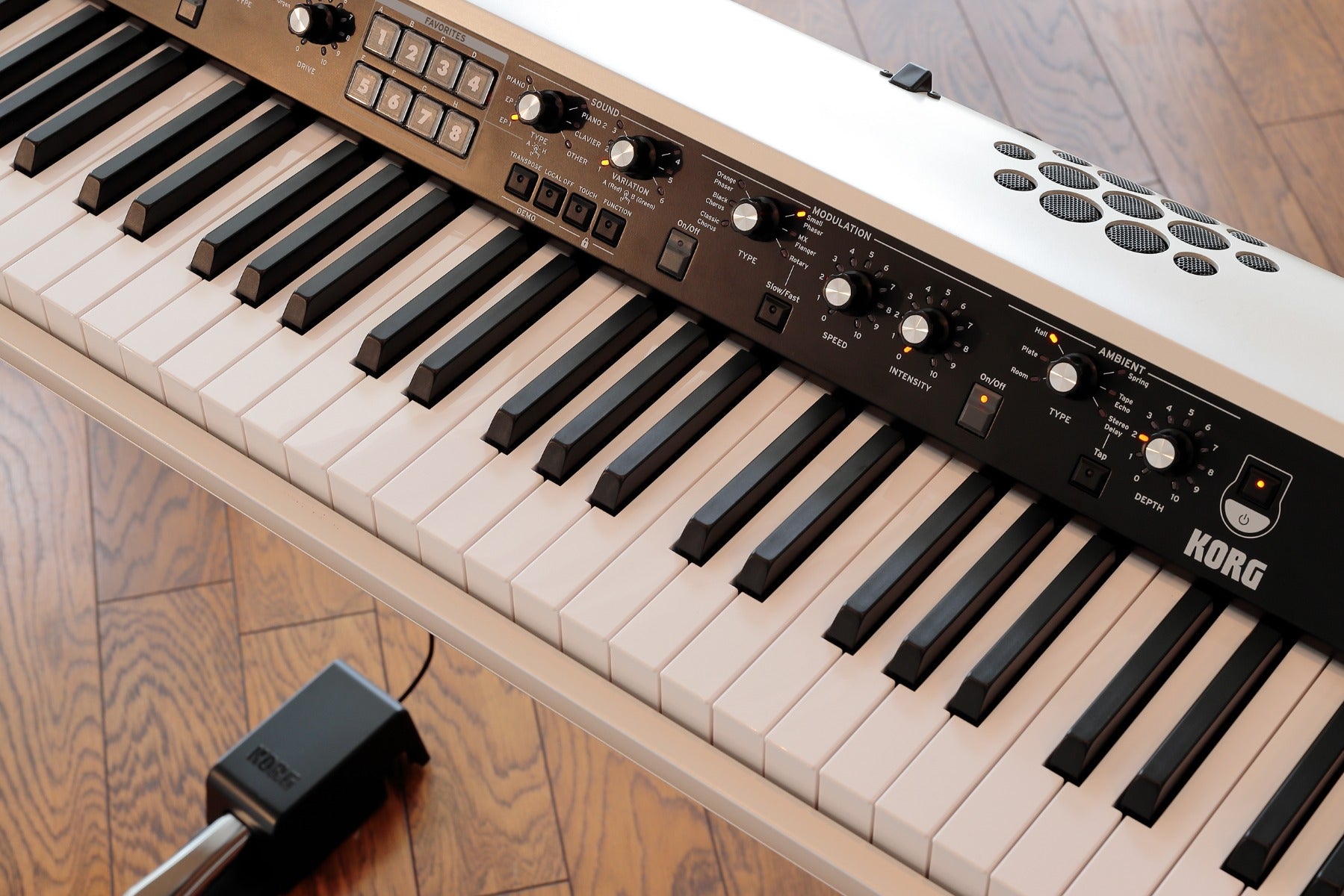 Korg SV-2S 88 Stage Vintage Piano - Vintage Creme STAGE RIG