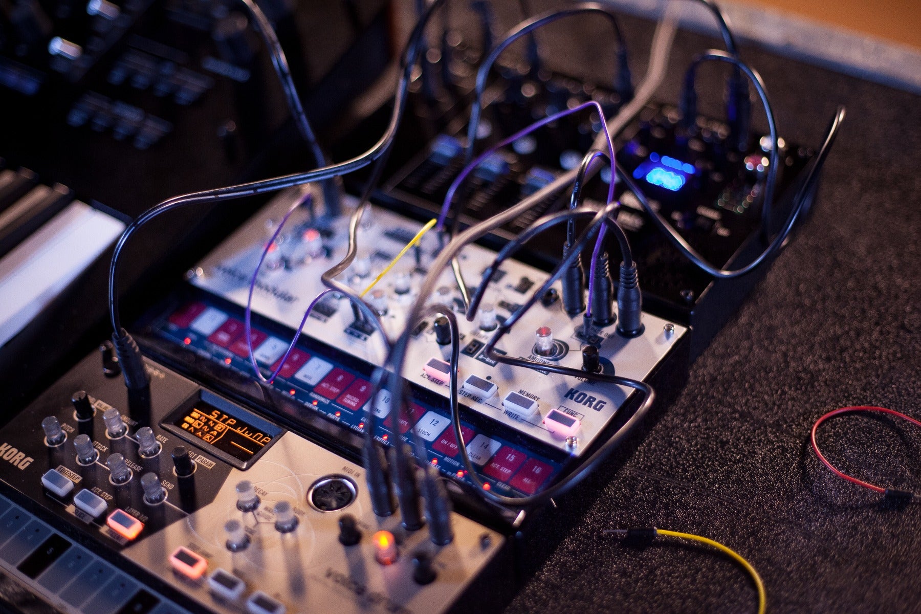 Korg Volca Modular Micro Modular Synthesizer POWER KIT – Kraft Music