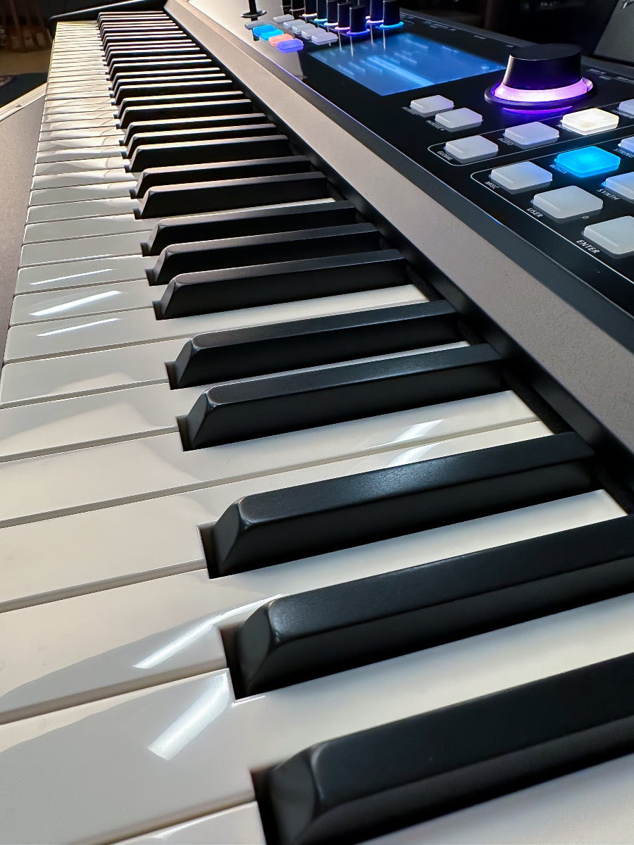 Kurzweil SP7 Grand 88-Key Stage Piano COMPLETE STAGE BUNDLE