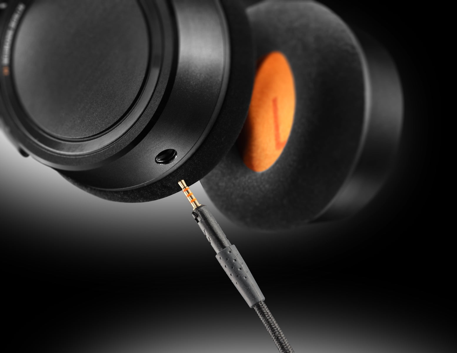 Neumann NDH 20 Studio Closed back headphones - Black Edition, View 5