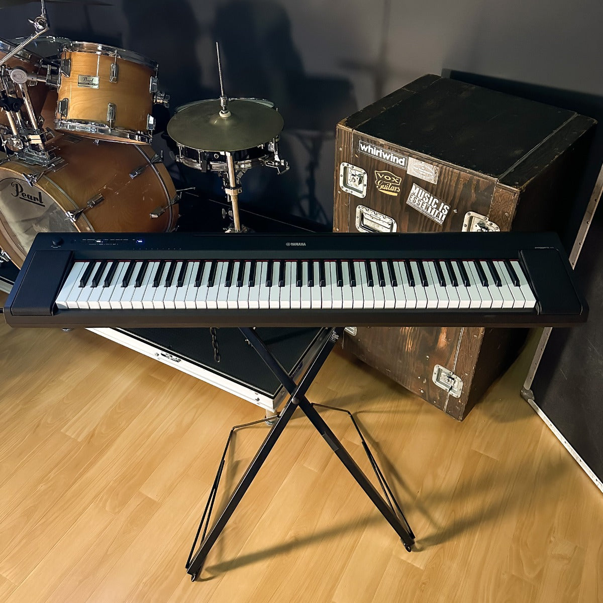 Yamaha Piaggero NP-35 76-Key Portable Keyboard - Black KEY Yamaha Piaggero NP-35 76-Key Portable Keyboard - Black KEY