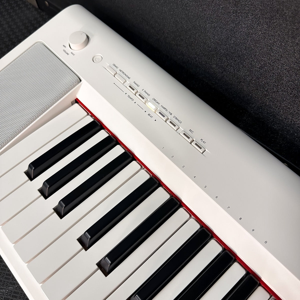 Yamaha Piaggero NP35 76-Key Portable Keyboard with Power Adapter - White, View 7
