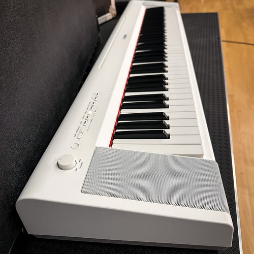 Yamaha Piaggero NP35 76-Key Portable Keyboard with Power Adapter - White, View 8
