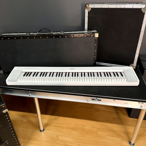 Yamaha Piaggero NP35 76-Key Portable Keyboard with Power Adapter - White, View 3