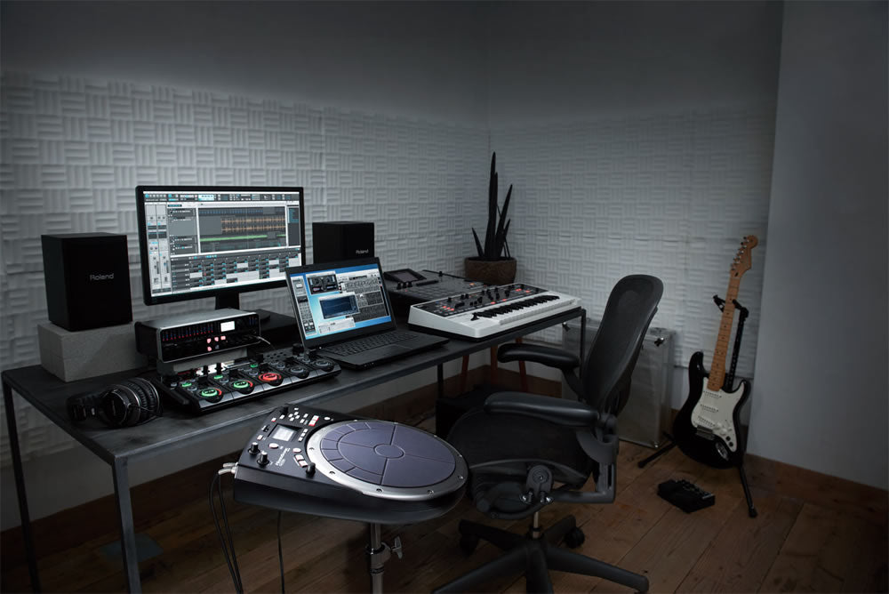 Roland HandSonic HPD-20 Digital Hand Percussion Controller
