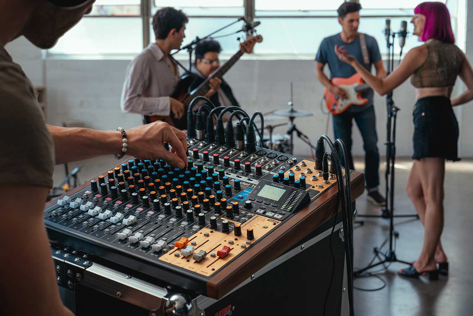 Tascam Model 16 Multi-Track Live Recording Console – Kraft Music