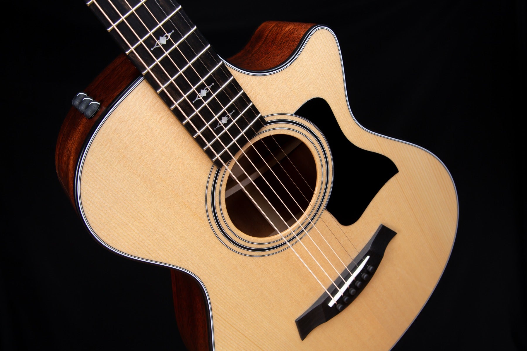 Taylor 312ce 12-fret V-Class Acoustic-Electric Guitar - Natural view 7