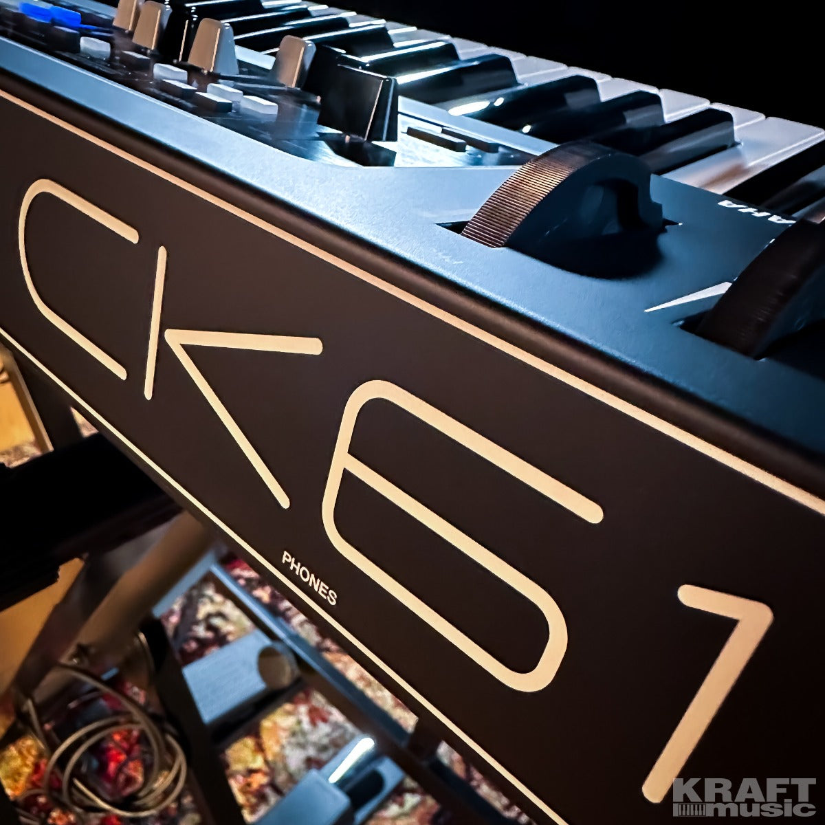 Yamaha CK61 Stage Keyboard - View 9