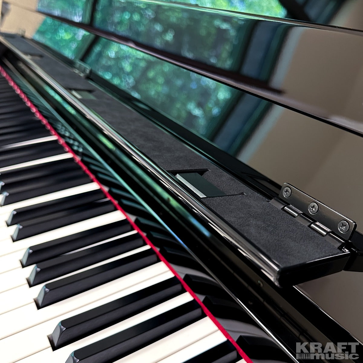 Yamaha Clavinova CLP-785 Digital Piano - Polished Ebony - Music Score Braces Down
