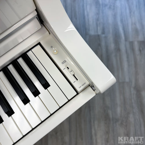 Yamaha Clavinova CLP-765GP Digital Piano - Polished White - Power and volume controls