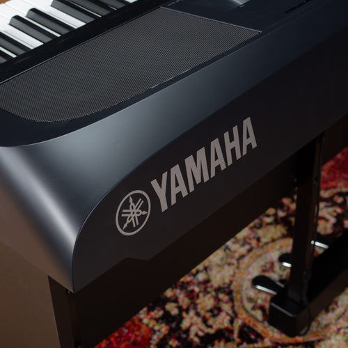 Rear of the Yamaha DGX-670